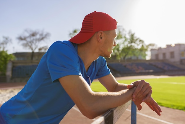 Łokieć tenisisty ile trwa leczenie i co wpływa na czas powrotu do zdrowia?